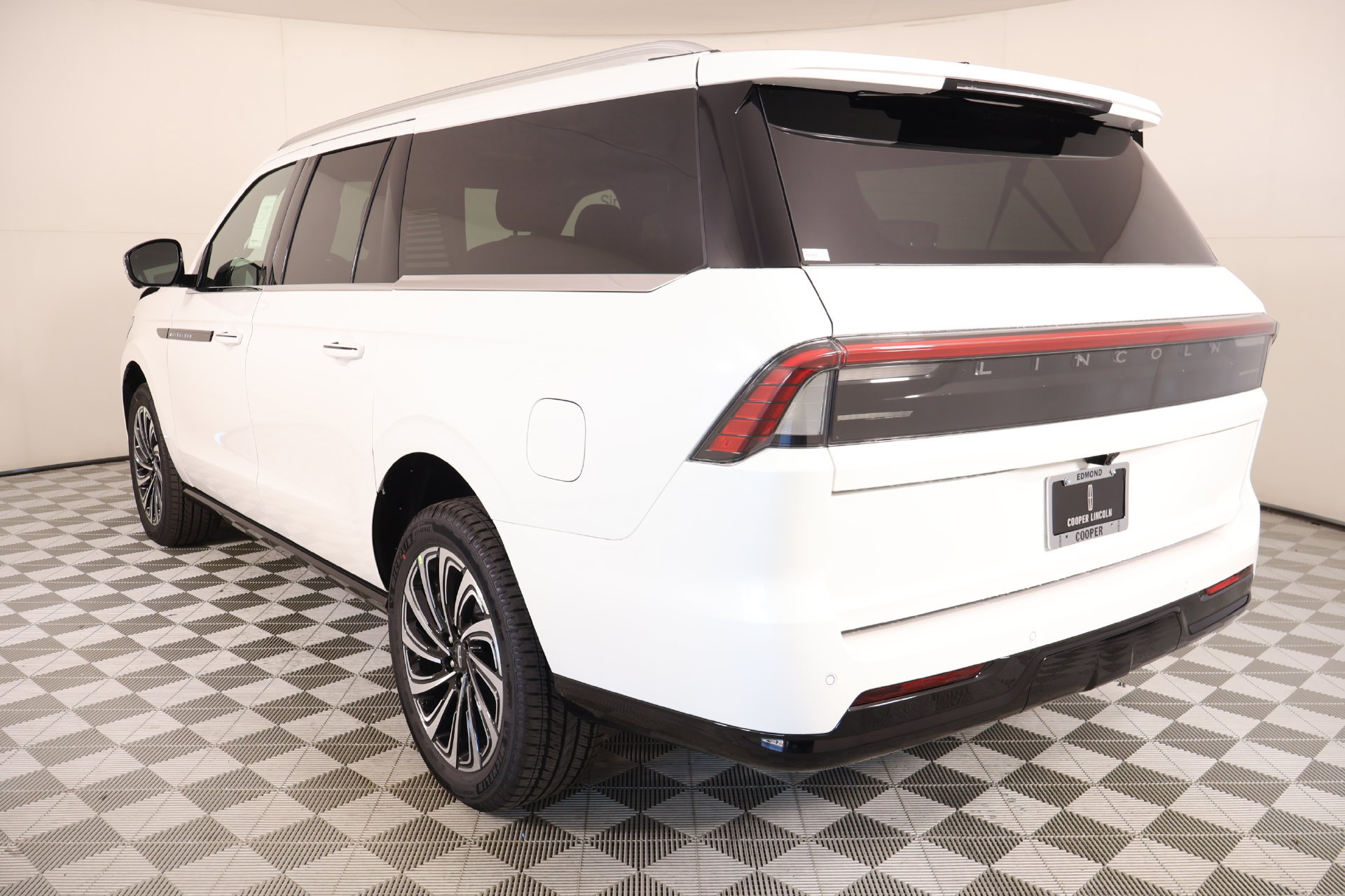 New 2027 Lincoln Navigator L Black Label AWD/4WD image 25