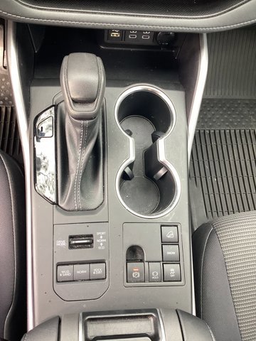 Used 2023 Toyota Highlander L image 12