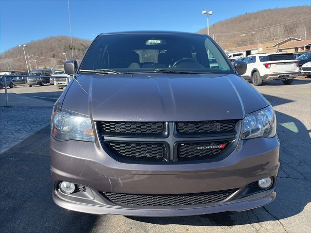Used 2018 Dodge Grand Caravan SE image 2