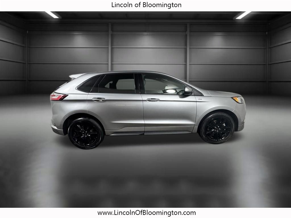 Used 2022 Ford Edge ST-Line w/ Class II Trailer Tow Package AWD/4WD image 8