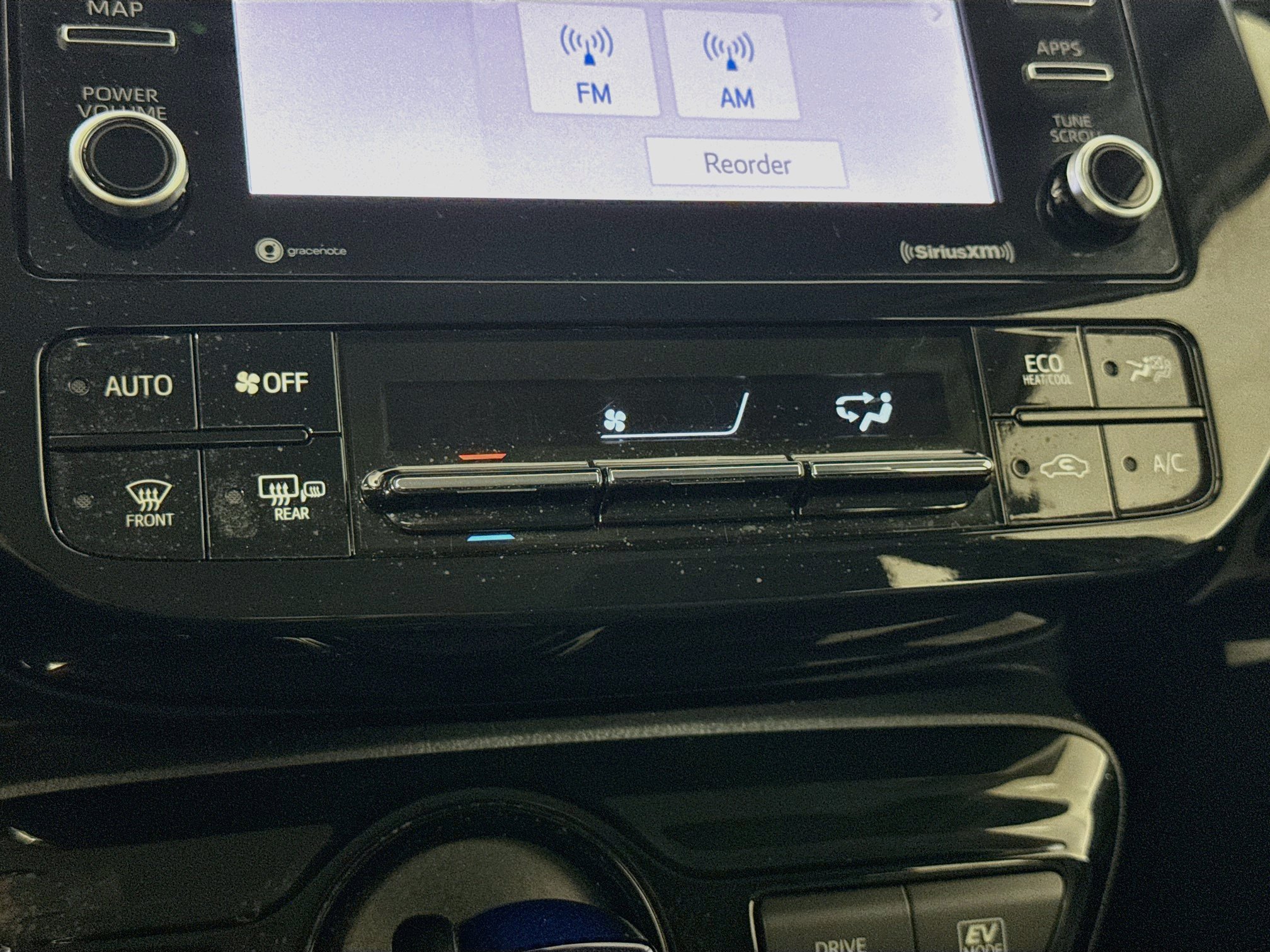 Certified 2021 Toyota Prius LE AWD/4WD image 17