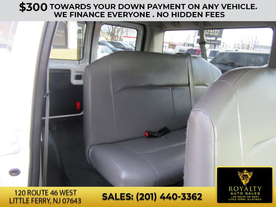 Used 2011 Ford E-150 and Econoline 150 E-150 XLT image 25