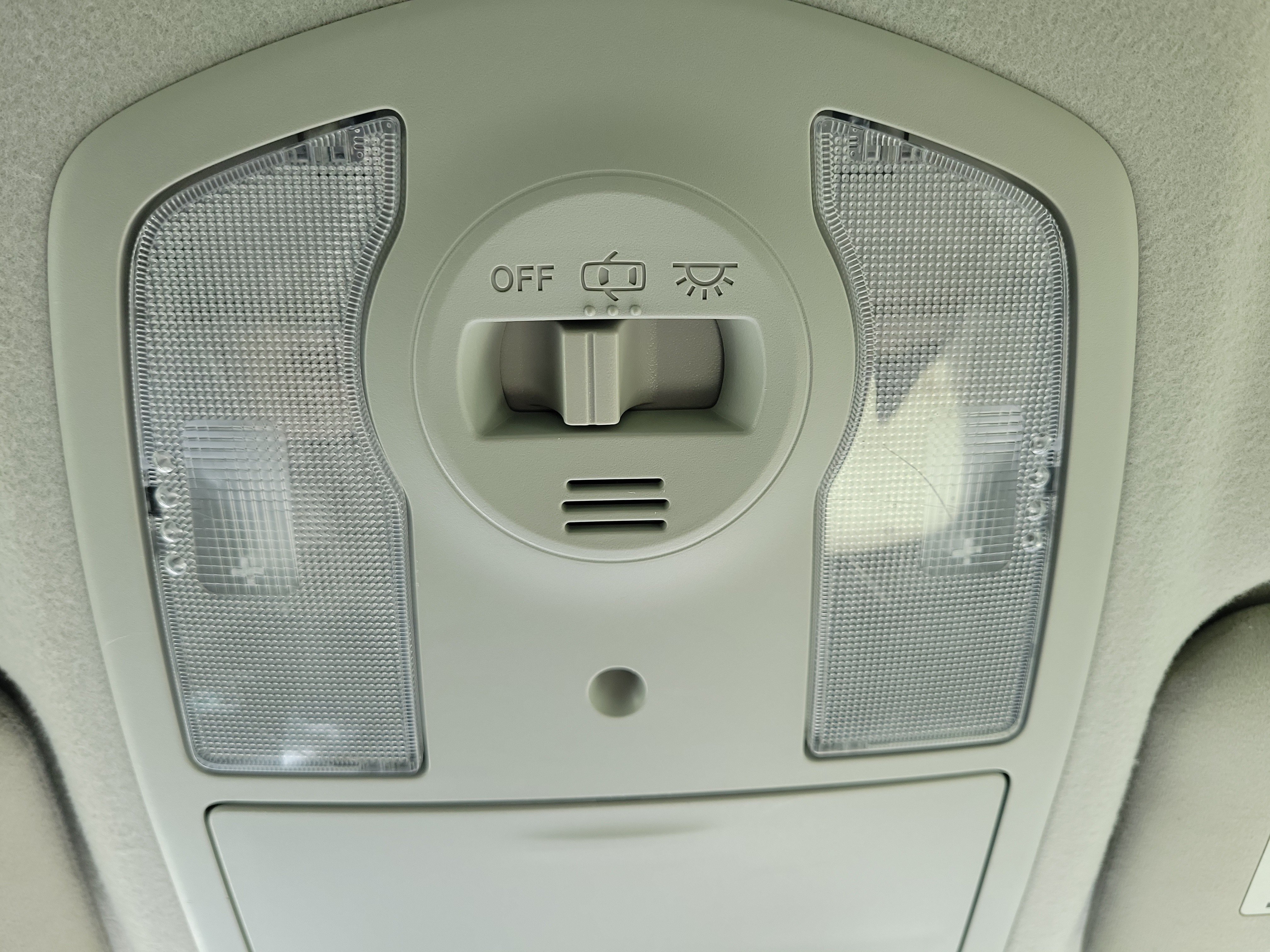 Used 2015 Toyota Prius Four FWD image 22