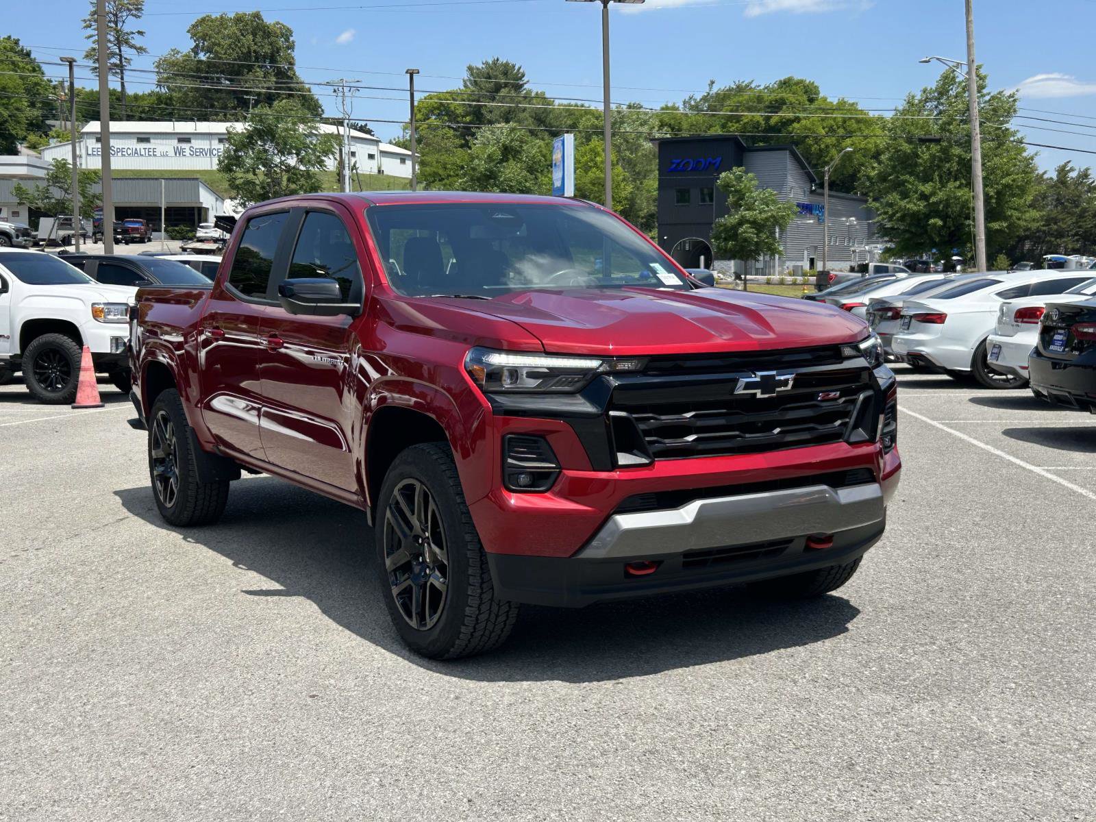 Used 2025 Chevrolet Colorado Z71 w/ Technology Package AWD/4WD image 1