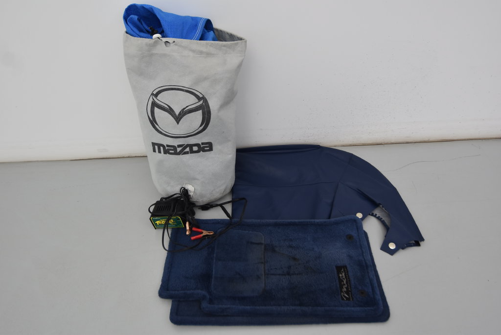 Used 1999 MAZDA MX-5 Miata 10th Anniversary Edition RWD image 45