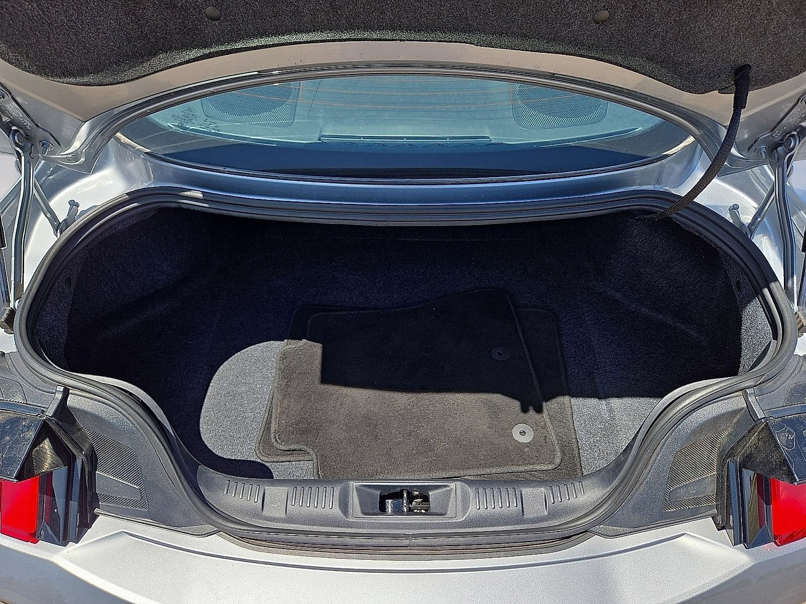 Used 2024 Ford Mustang Coupe RWD image 12