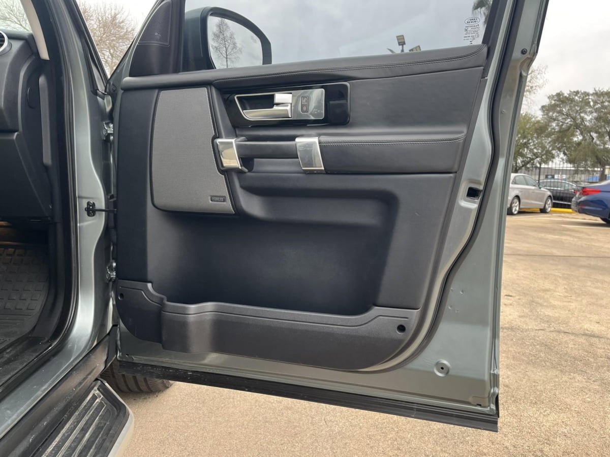 Used 2015 Land Rover LR4 HSE LUX image 38