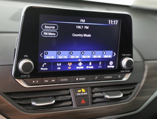 Used 2024 Nissan Altima 2.5 SV image 16