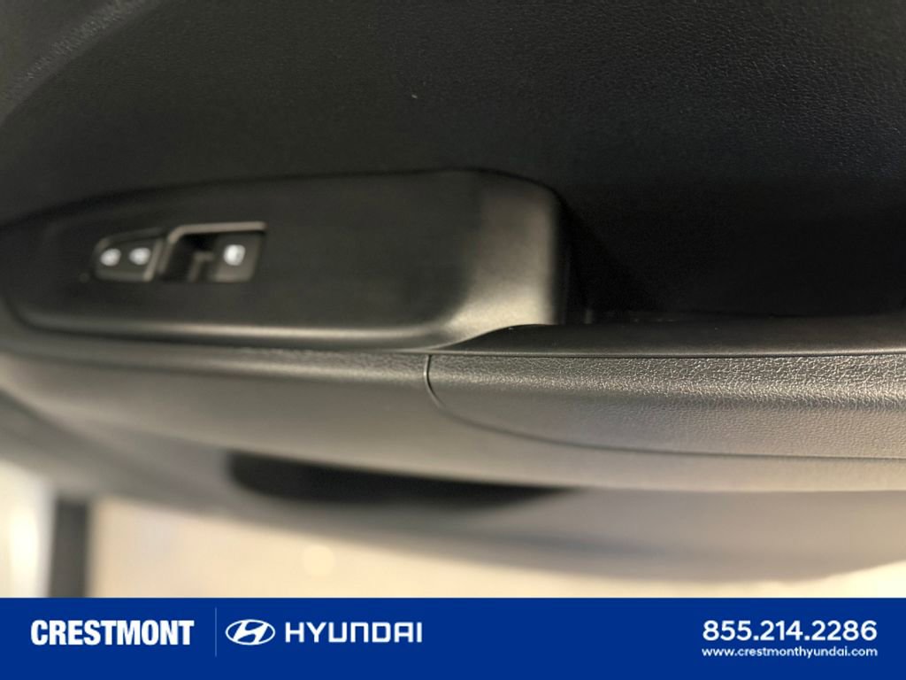 Used 2026 Hyundai Venue SEL FWD image 22
