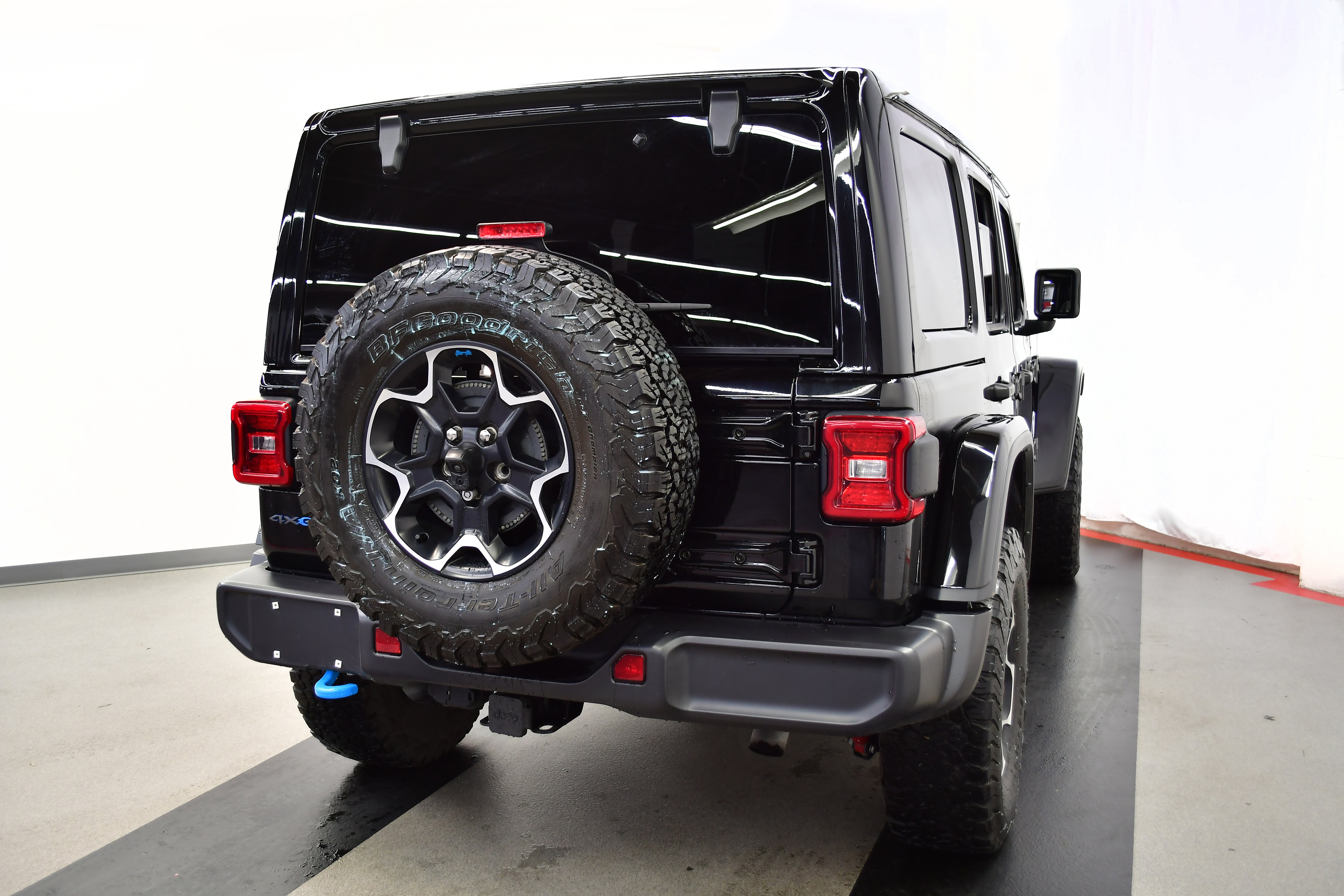 Used 2022 Jeep Wrangler Unlimited Rubicon 4xe w/ Cold Weather Group image 11