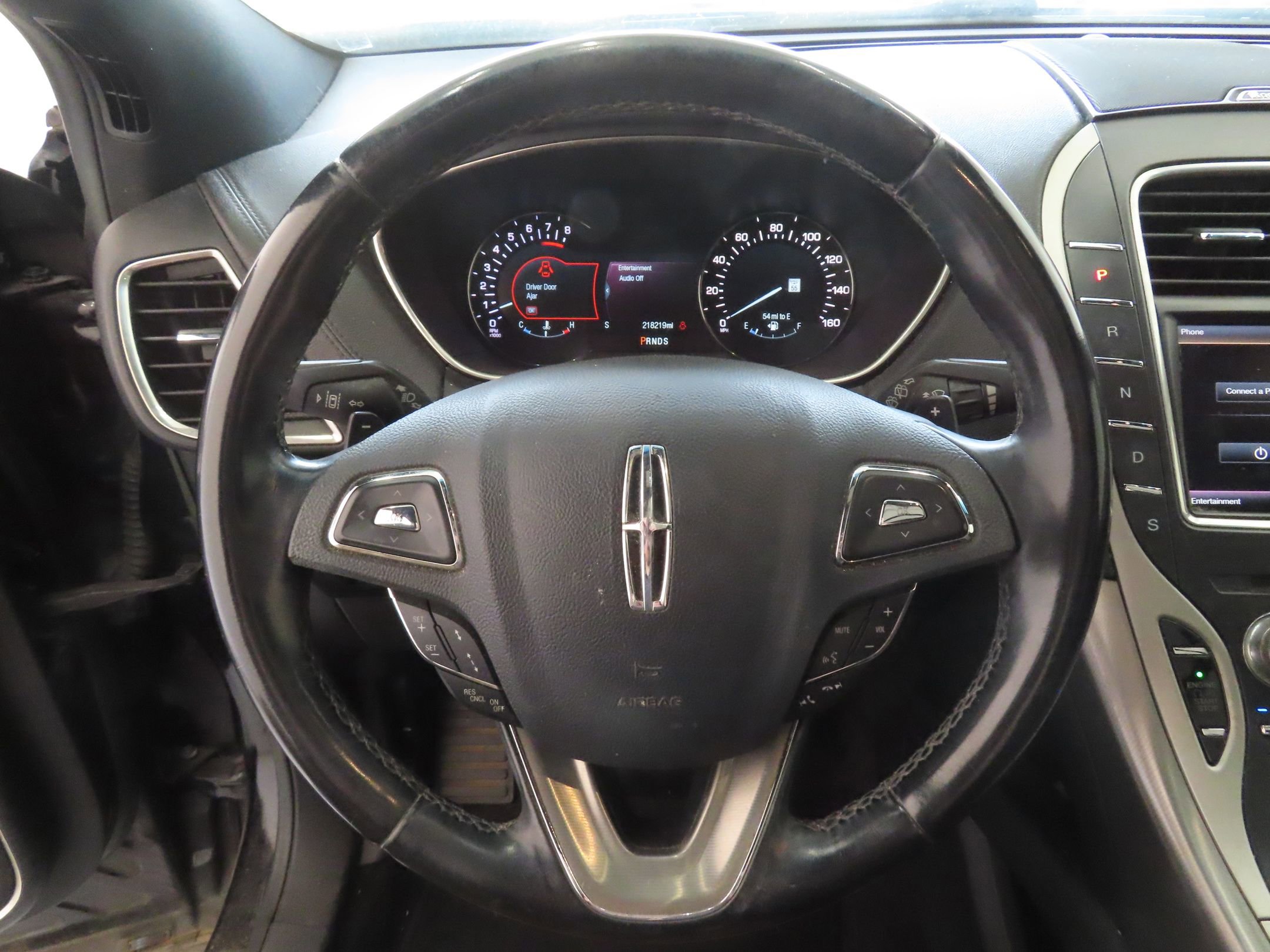 Used 2016 Lincoln MKX Reserve w/ Driver Assistance Package FWD image 17