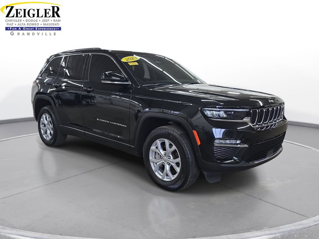 Certified 2023 Jeep Grand Cherokee Limited AWD/4WD image 3