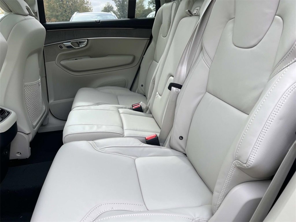 New 2026 Volvo XC90 B6 Ultra image 18