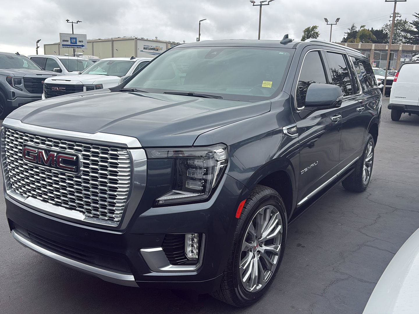 Used 2021 GMC Yukon XL Denali AWD/4WD image 8