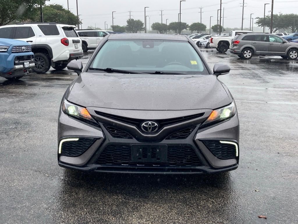 Used 2023 Toyota Camry SE w/ Convenience Package image 2