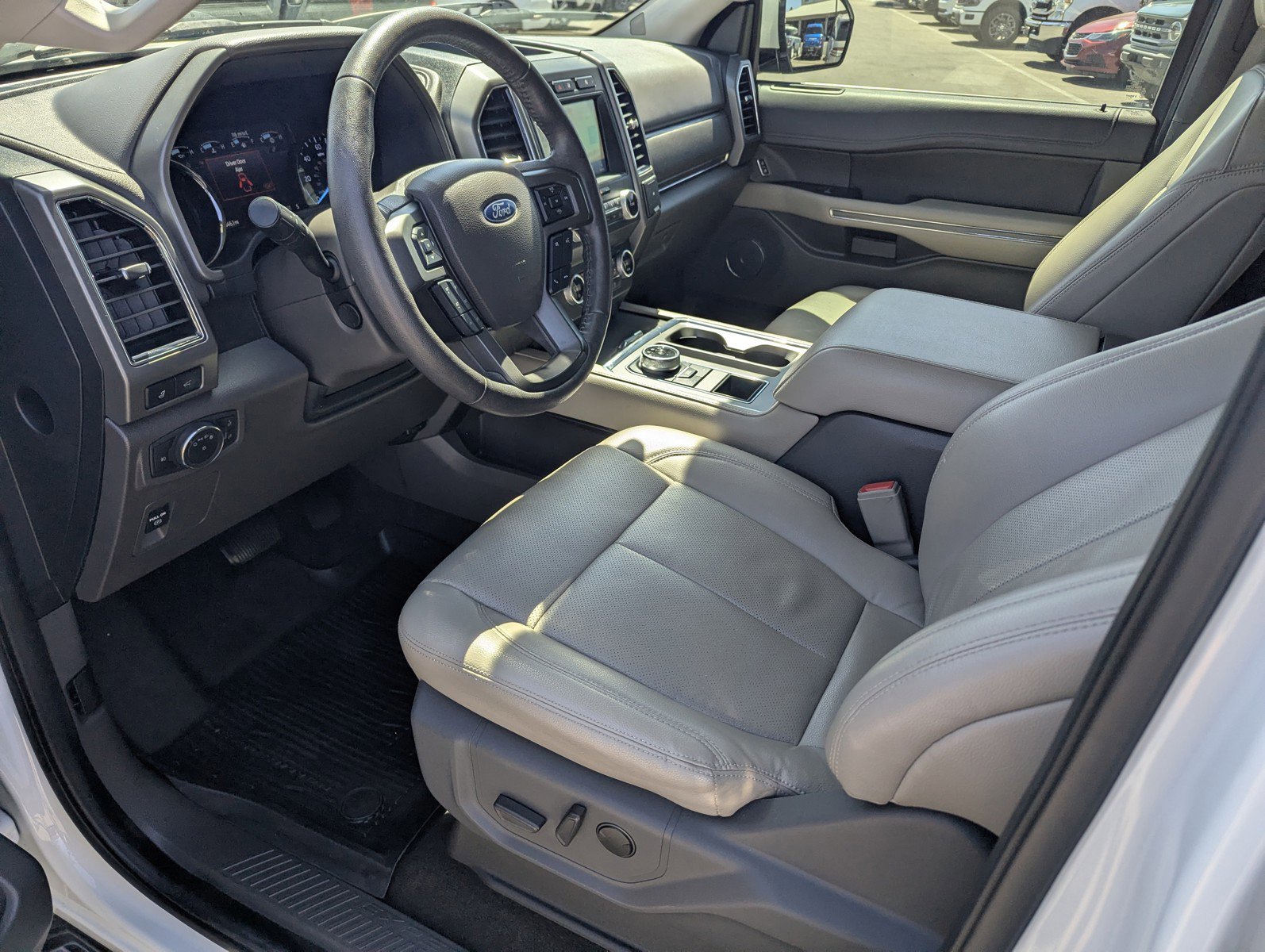 Used 2020 Ford Expedition Max XLT w/ Equipment Group 202A RWD image 10