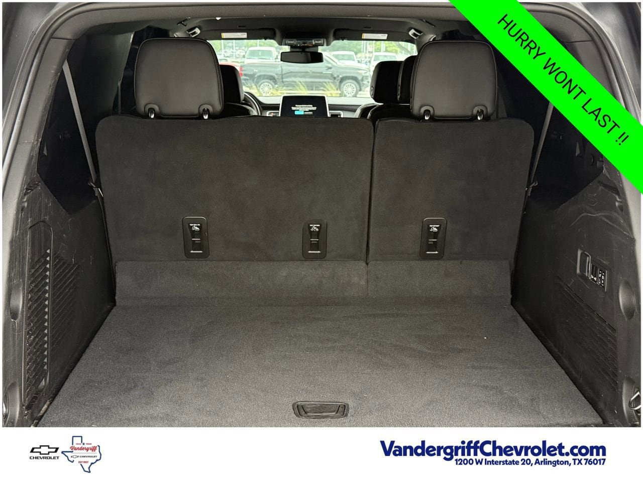 Certified 2024 Chevrolet Suburban RST w/ Luxury Package AWD/4WD image 25