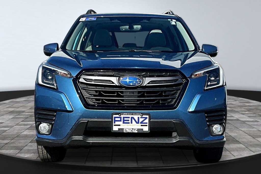 Used 2023 Subaru Forester Limited AWD/4WD image 2