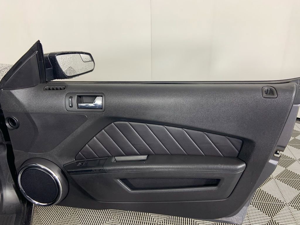 Used 2014 Ford Mustang Premium image 19