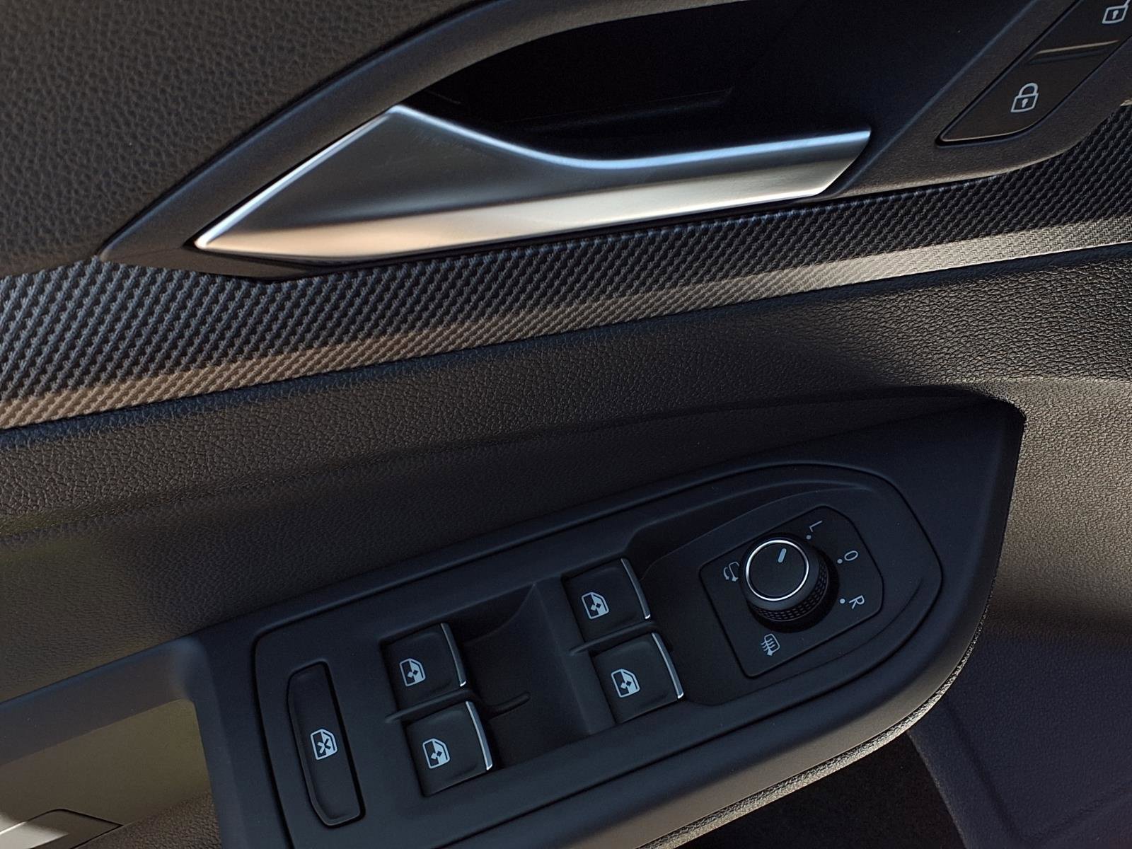 New 2026 Volkswagen GTI SE FWD image 17