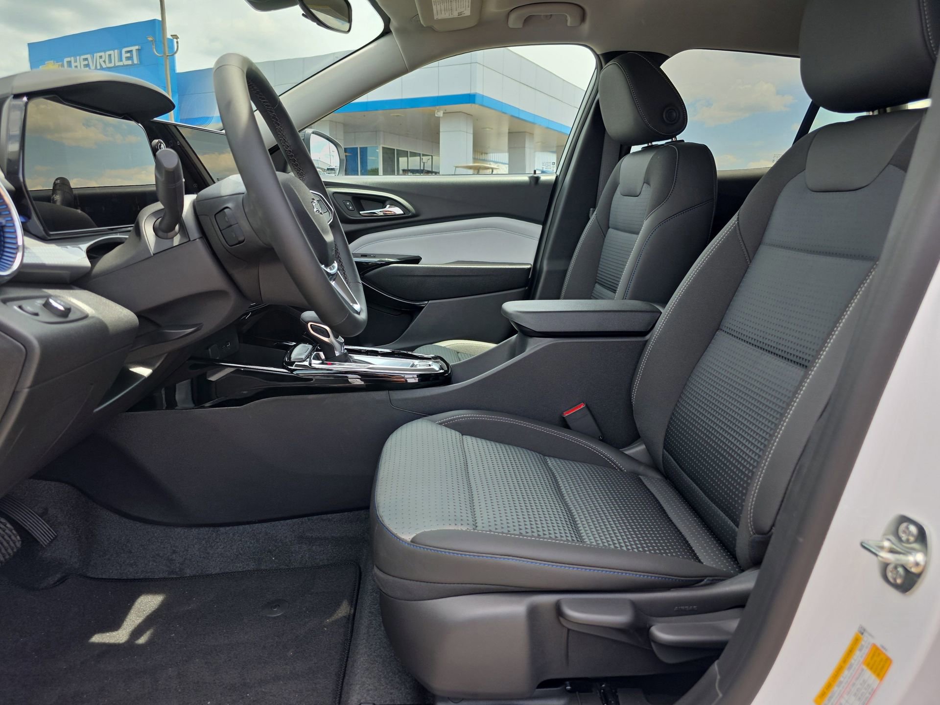 New 2026 Chevrolet Trax LT w/ Driver Confidence Package FWD image 10
