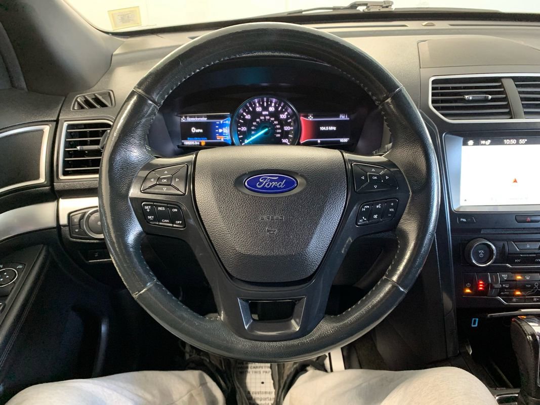 Used 2017 Ford Explorer XLT w/ Equipment Group 202A AWD/4WD image 37