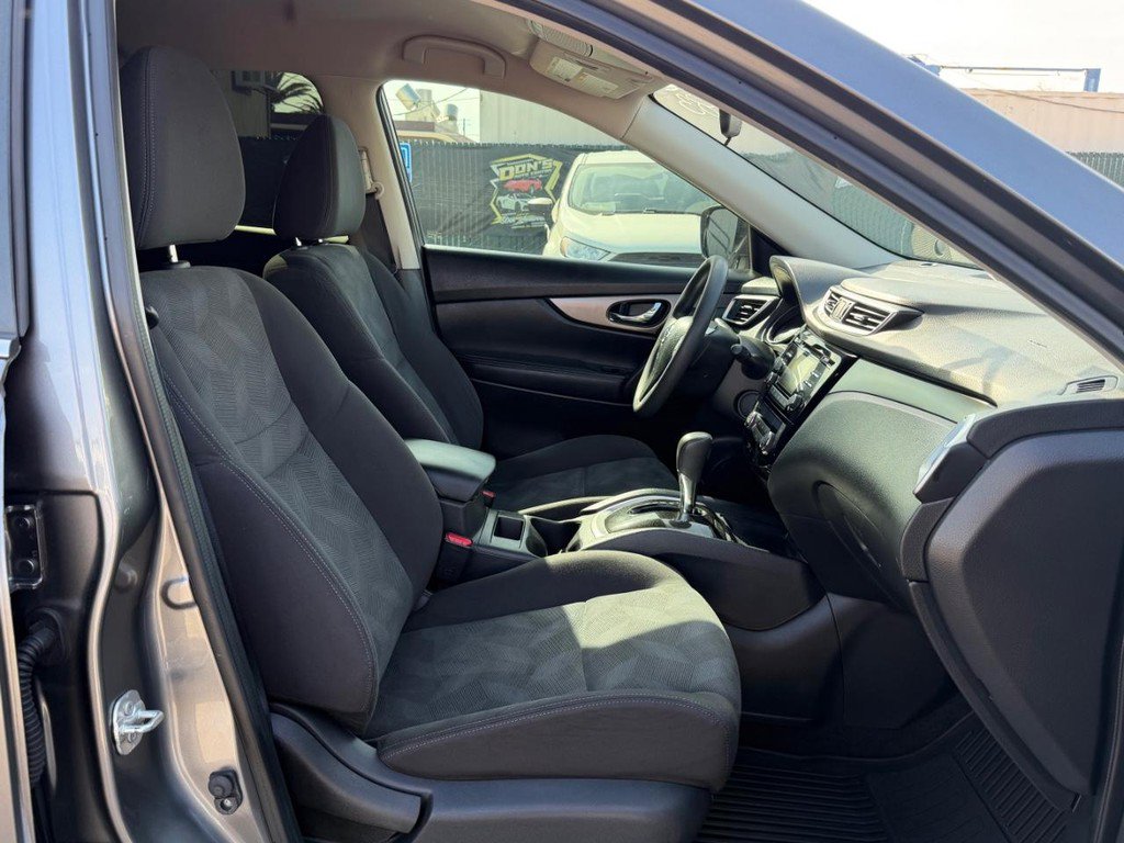 Used 2016 Nissan Rogue SV image 21