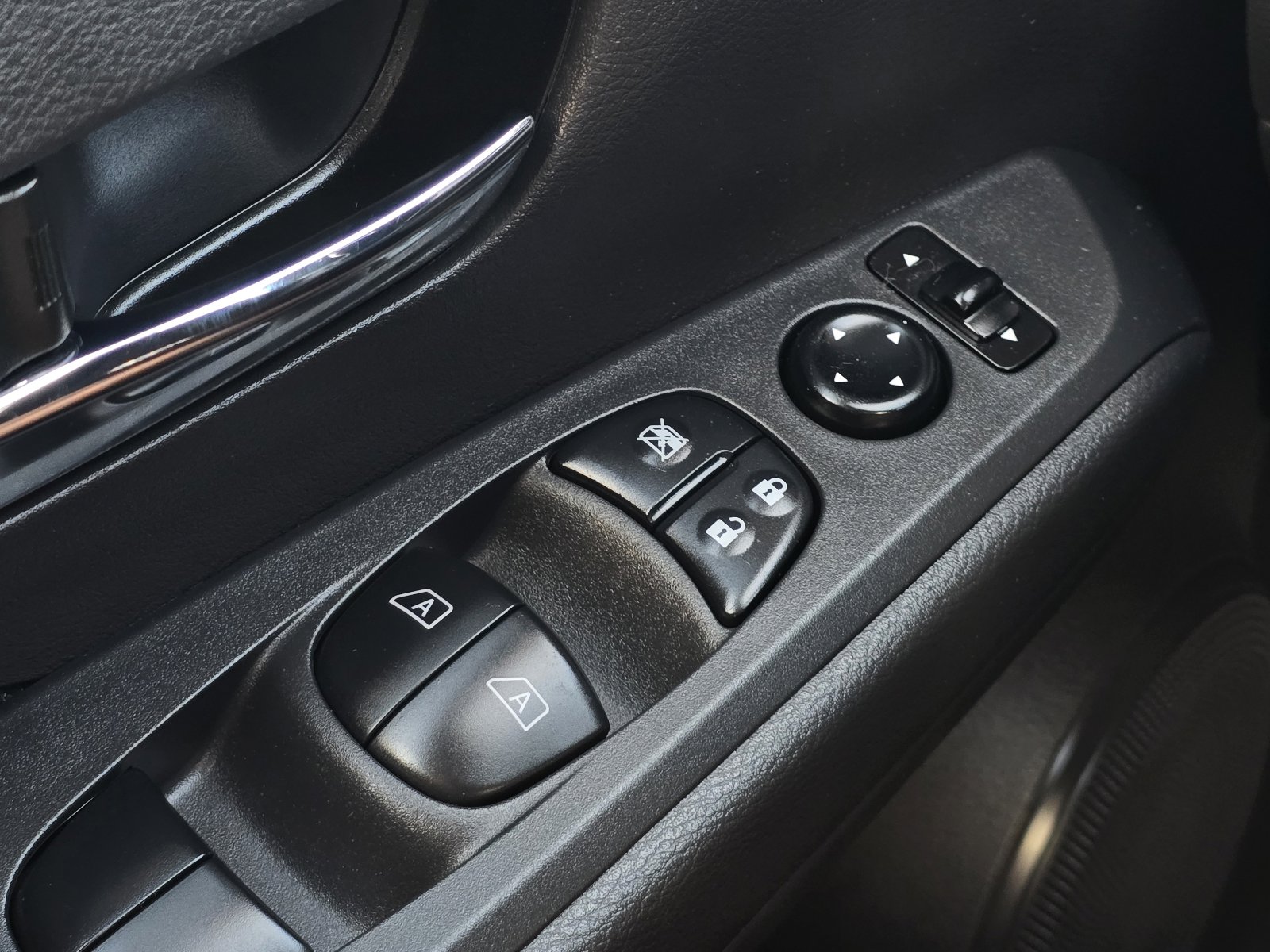 Certified 2024 Nissan Kicks SV FWD image 22