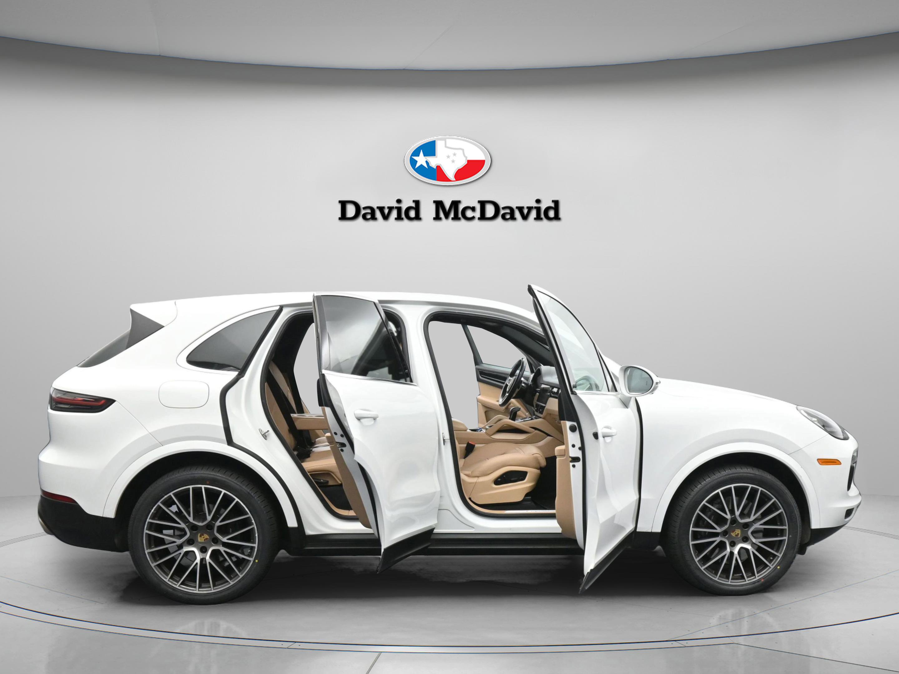 Used 2022 Porsche Cayenne image 22