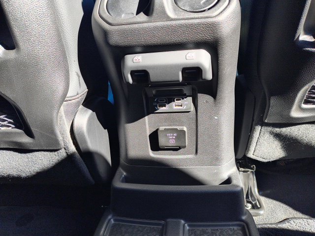 Used 2025 Jeep Wrangler Unlimited Sahara AWD/4WD image 11