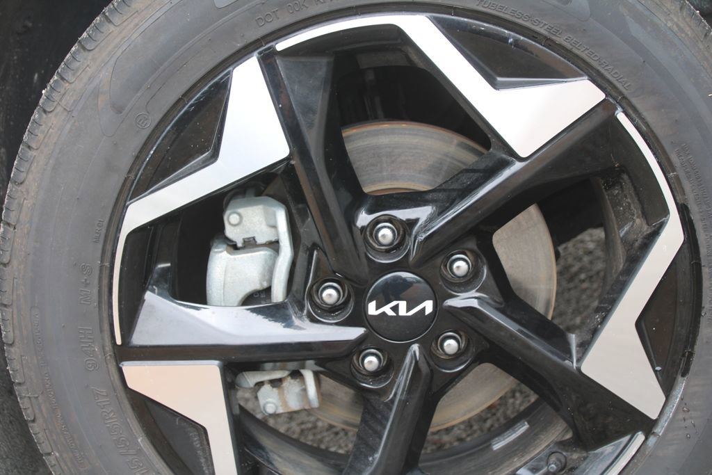 Certified 2024 Kia Seltos EX image 18