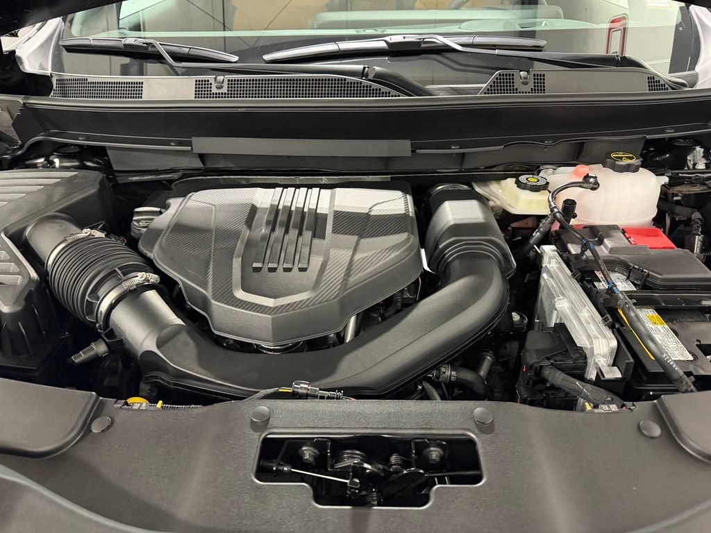 New 2027 Chevrolet Traverse Z71 w/ Enhanced Driving Package AWD/4WD image 4