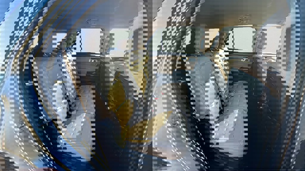 Used 2020 Ford Explorer XLT w/ Equipment Group 202A image 22