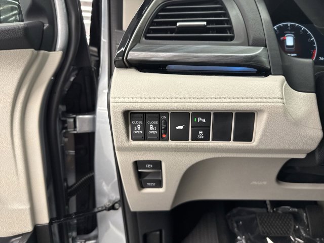 Used 2026 Honda Odyssey Elite image 15