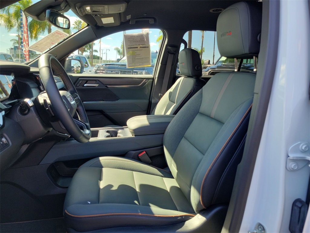 Used 2025 GMC Acadia AT4 image 18