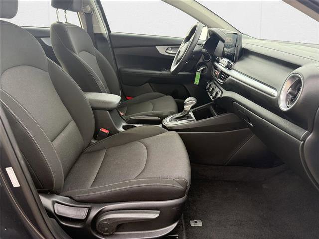 Used 2023 Kia Forte LXS image 11