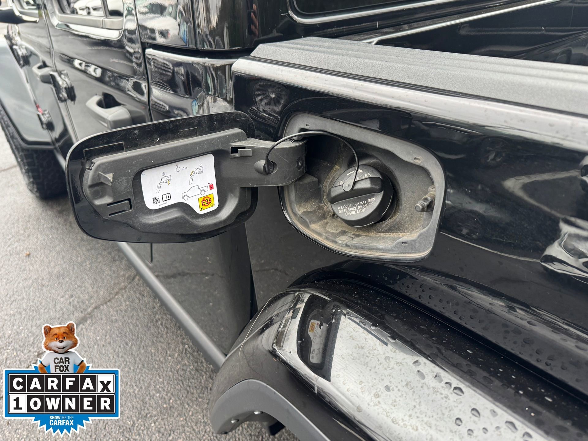 Used 2023 Jeep Gladiator Rubicon w/ Cold Weather Group image 28