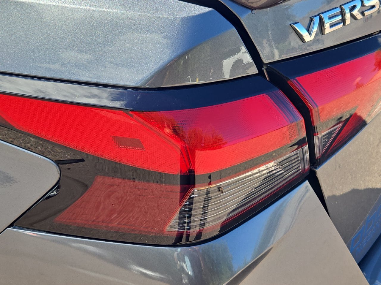 Used 2025 Nissan Versa SR w/ Trunk Package FWD image 18