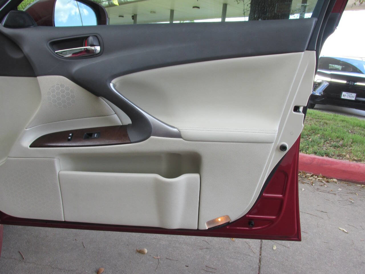Used 2011 Lexus IS 250 w/ Premium Pkg Value Edition image 19