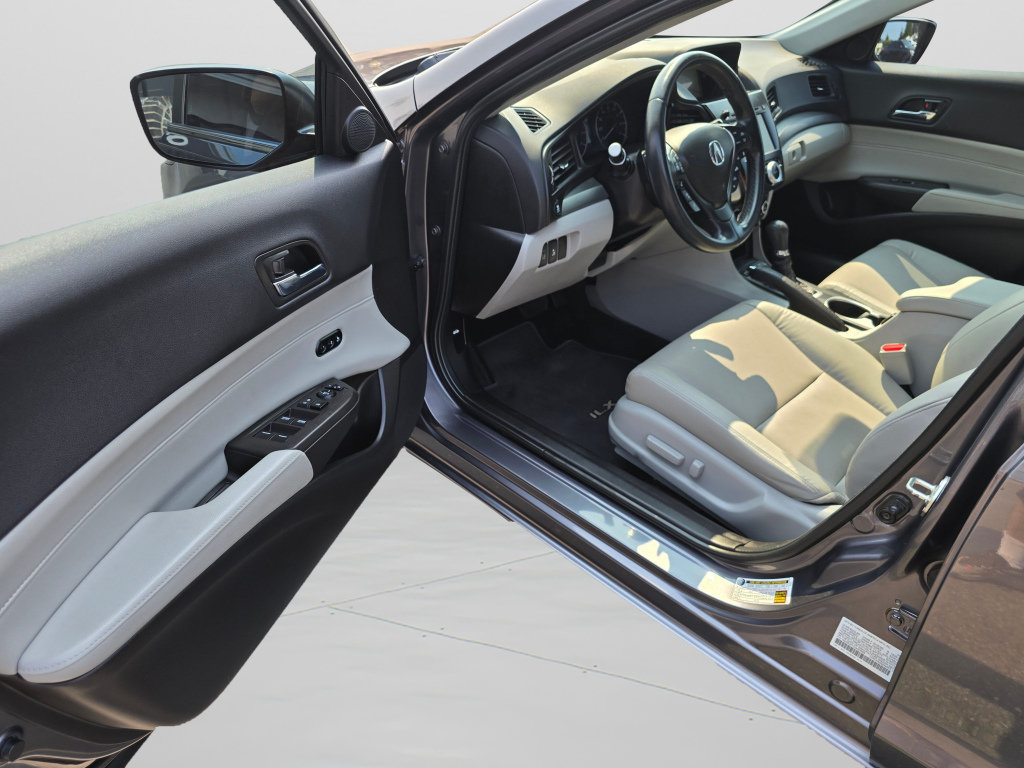 Used 2018 Acura ILX w/ Premium Package FWD image 23
