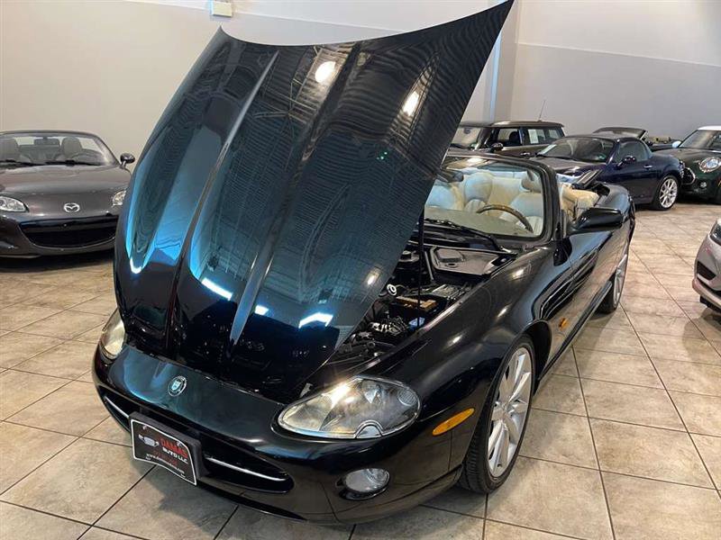 Used 2006 Jaguar XK8 Convertible image 37