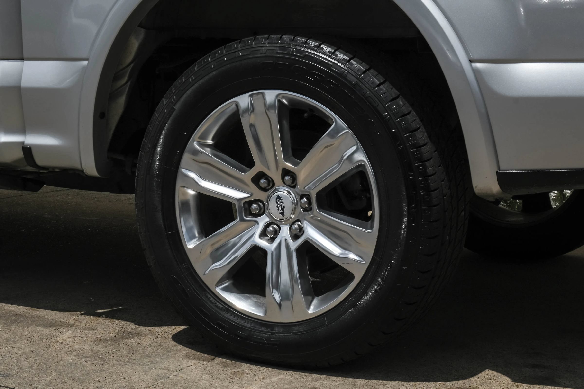 Used 2015 Ford F150 Platinum w/ Equipment Group 701A Luxury RWD image 52