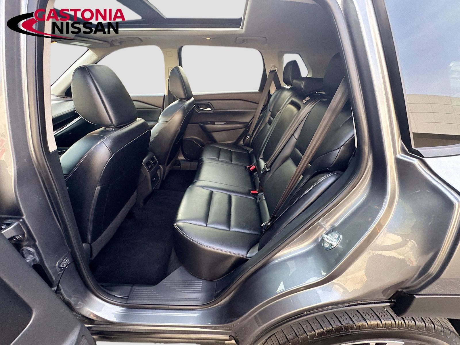 Used 2023 Nissan Rogue SL image 31