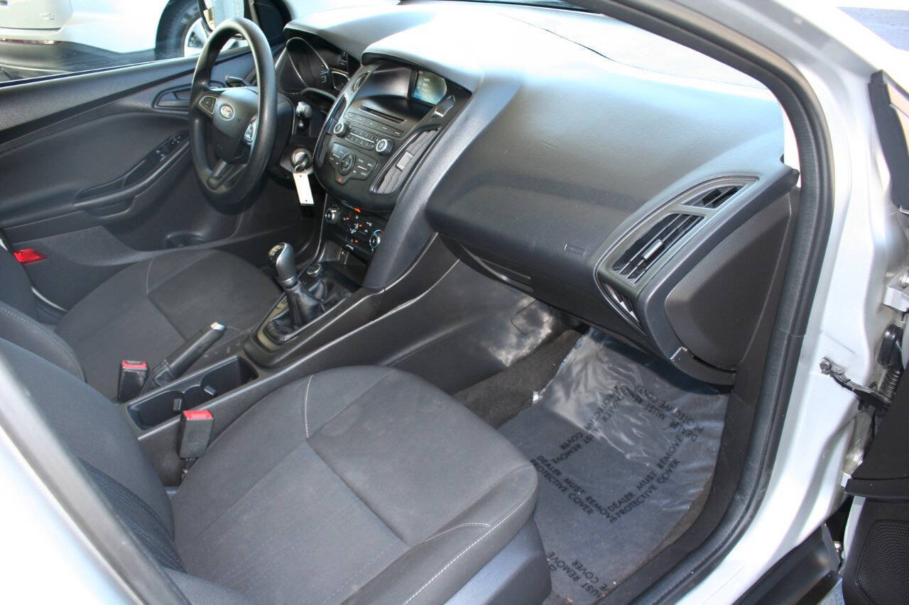 Used 2017 Ford Focus S FWD image 14
