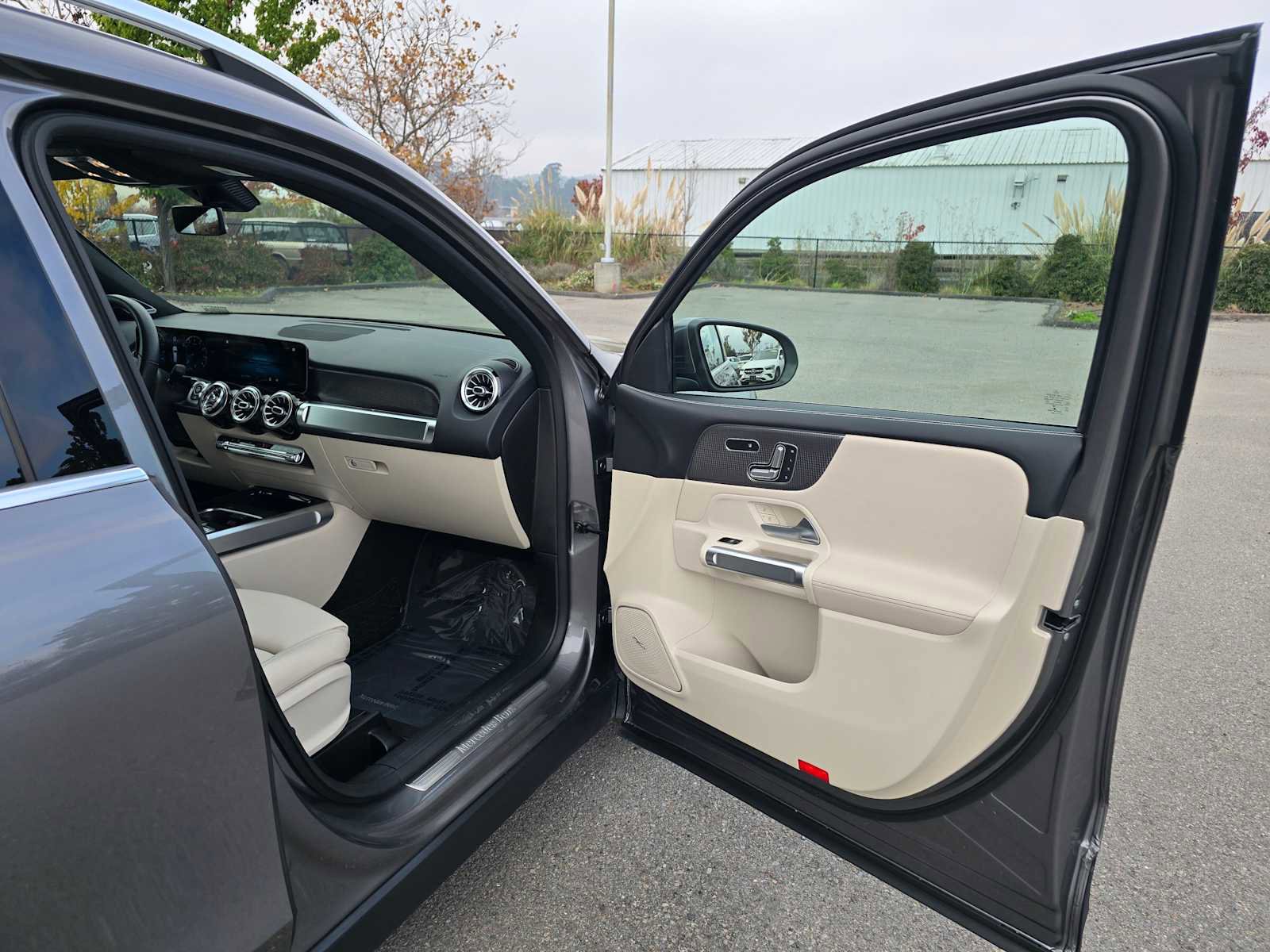 Used 2020 Mercedes-Benz GLB 250 4MATIC image 12