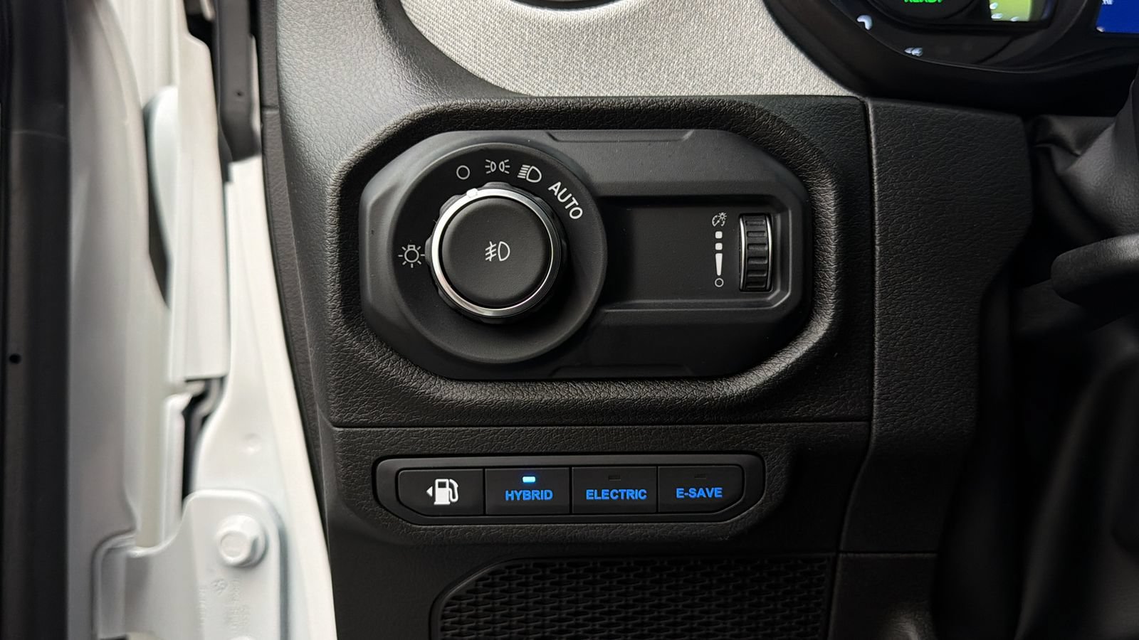 Used 2024 Jeep Wrangler Unlimited AWD/4WD image 30