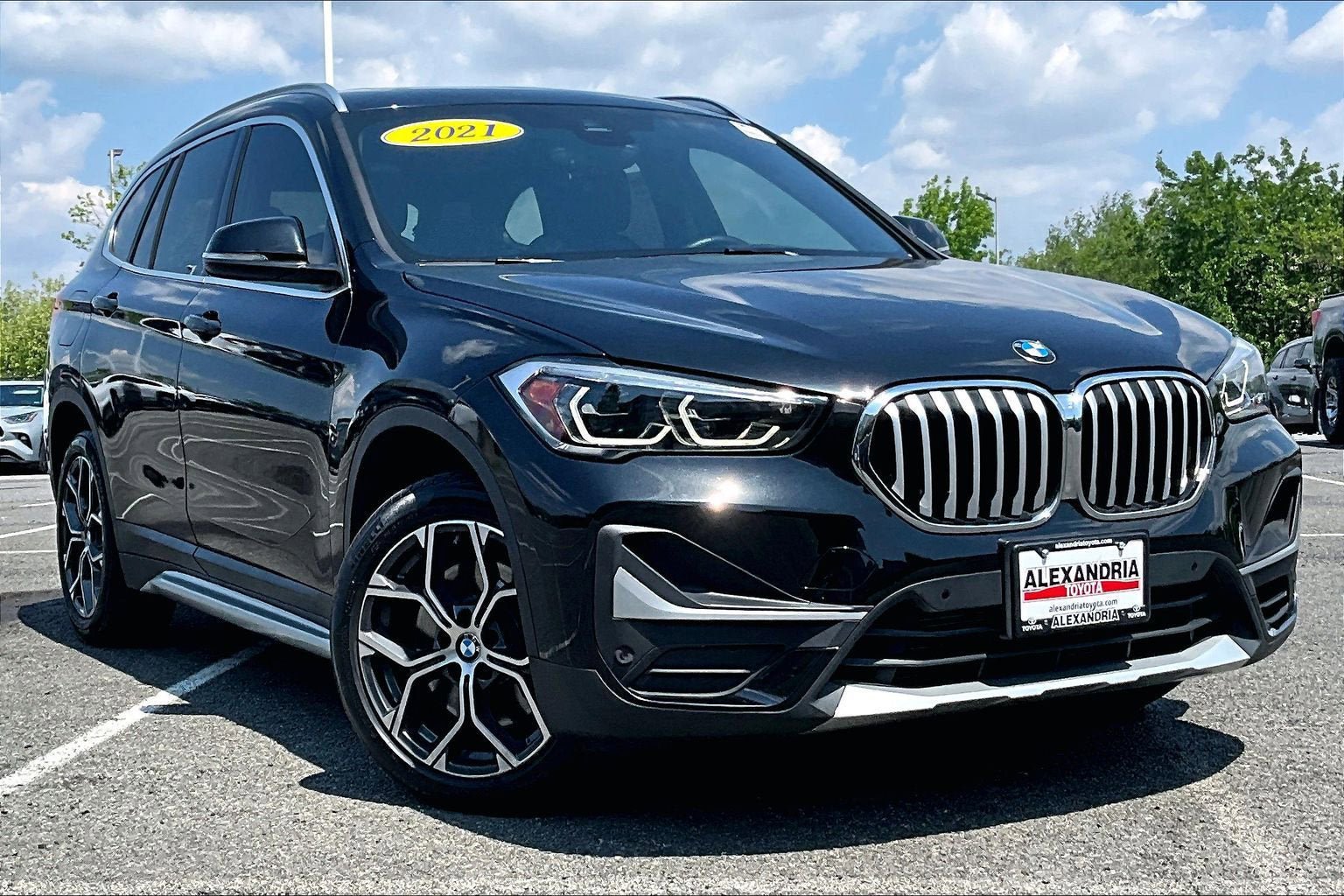Used 2021 BMW X1 xDrive28i w/ Premium Package AWD/4WD image 2