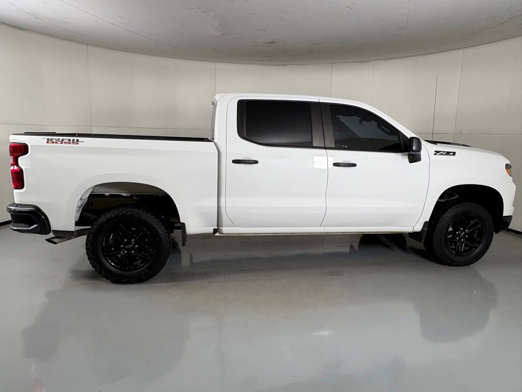 Used 2024 Chevrolet Silverado 1500 Custom Trail Boss w/ LPO, Dark Essentials Package image 11