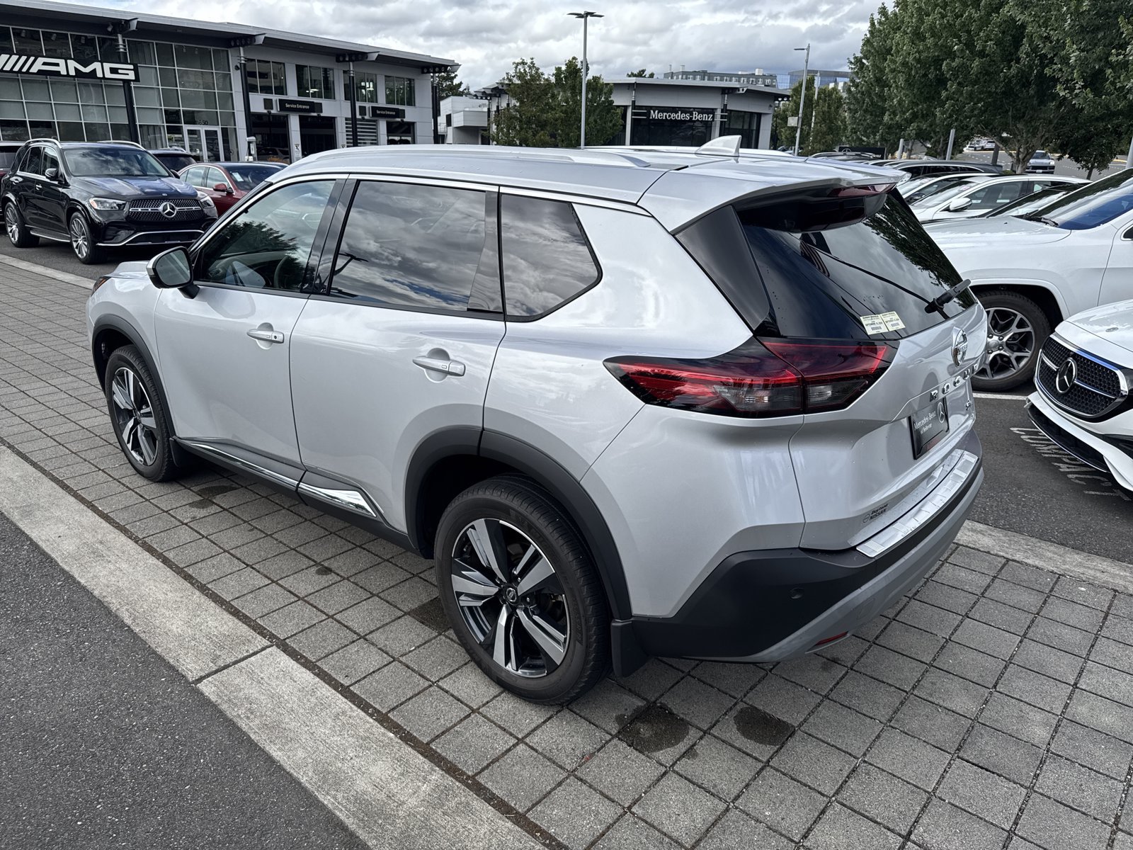 Used 2021 Nissan Rogue SL w/ Premium Package FWD image 7