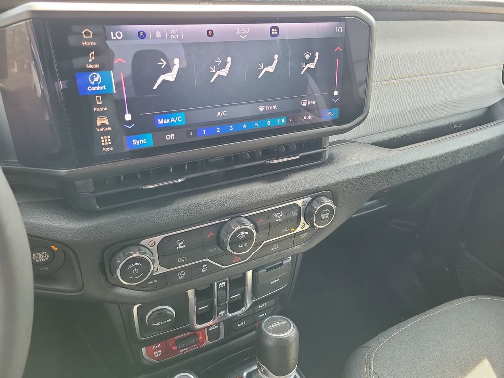 Used 2024 Jeep Gladiator Sport AWD/4WD image 8